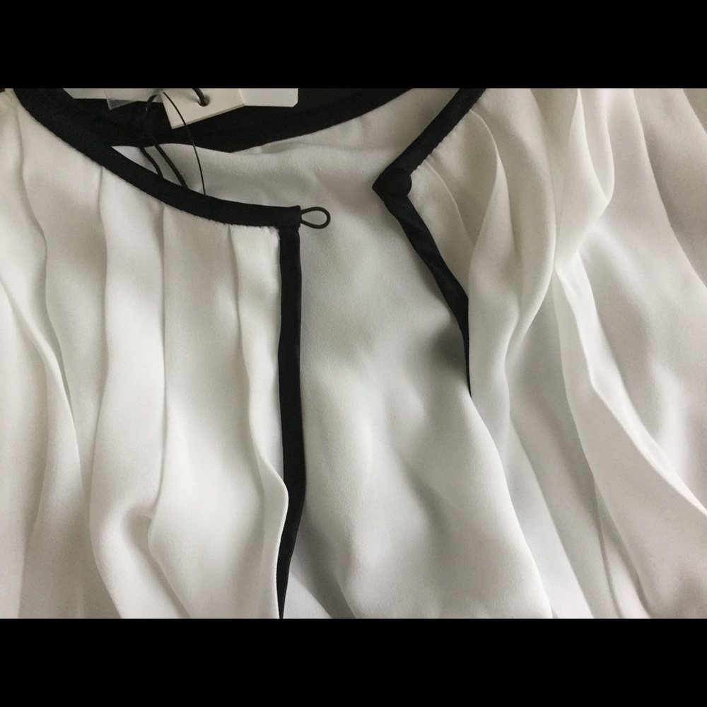 SOLD! NWT ALICE + OLIVIA Dakota Tie Back Crop Top - Picture 15 of 16